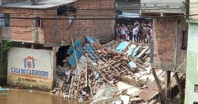 Casa desaba no centro da cidade de Wenceslau Guimarães – Imagem: Divulgação/ Redes Sociais