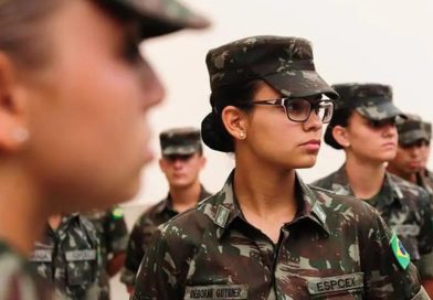 Mulheres poderão se alistar no serviço militar aos 18 anos